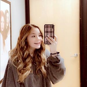 Meet your Posher, Ava